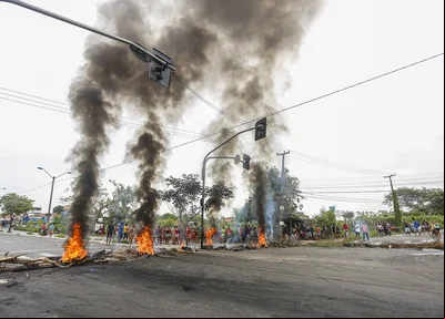 Manifestação na avenida kennedy
