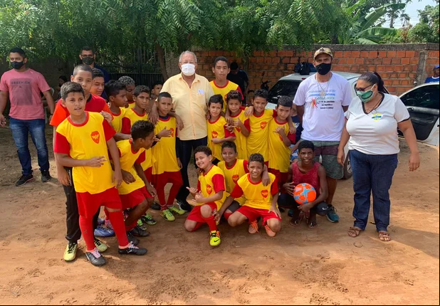 Prefeito Dr. Pessoa participa de copa na zona rural