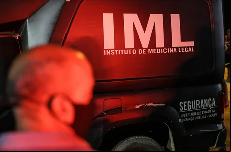IML no local para remover o corpo