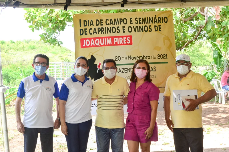 A Prefeitura Municipal de Joaquim Pires realizou na manhã do último sábado dia 20 de novembro, o I Dia de Campo e Seminário de Caprinos e Ovinos de Joaquim Pires