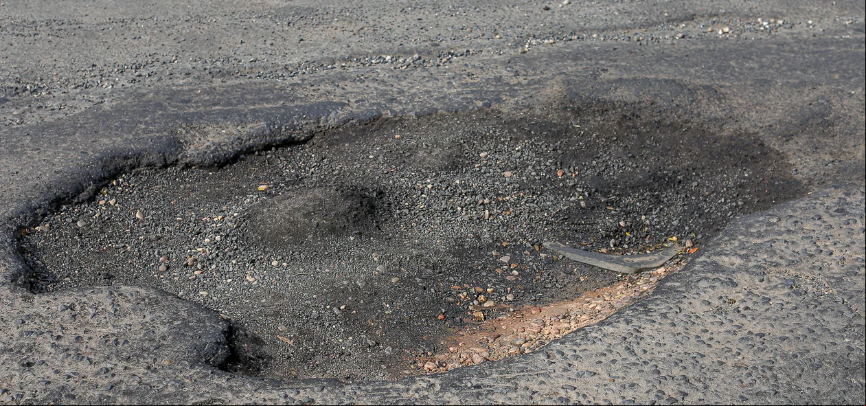 Motoristas reclamam de buracos na avenida Dom Severino