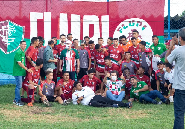 Equipe do Fluminense após vitória sobre o Ceará na Copa do Nordeste.