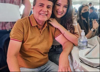 Prefeito João Luiz e sua namorada, a influencer Iana Perez
