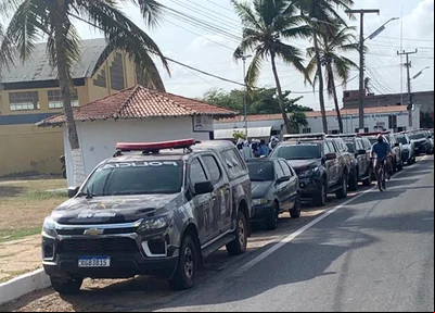 Viaturas da PM-PI em Luís Correia