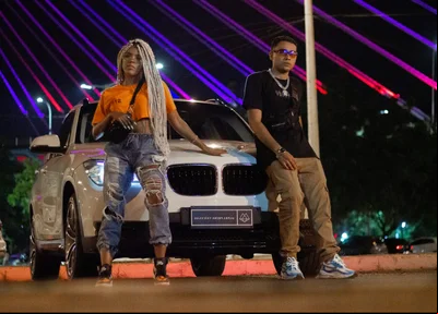 Cantor Marcxs no clipe musical de Meu Drip
