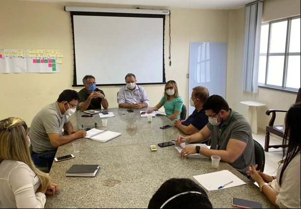Reunião emergencial sobre ampliação dos leitos de UTI no HGV
