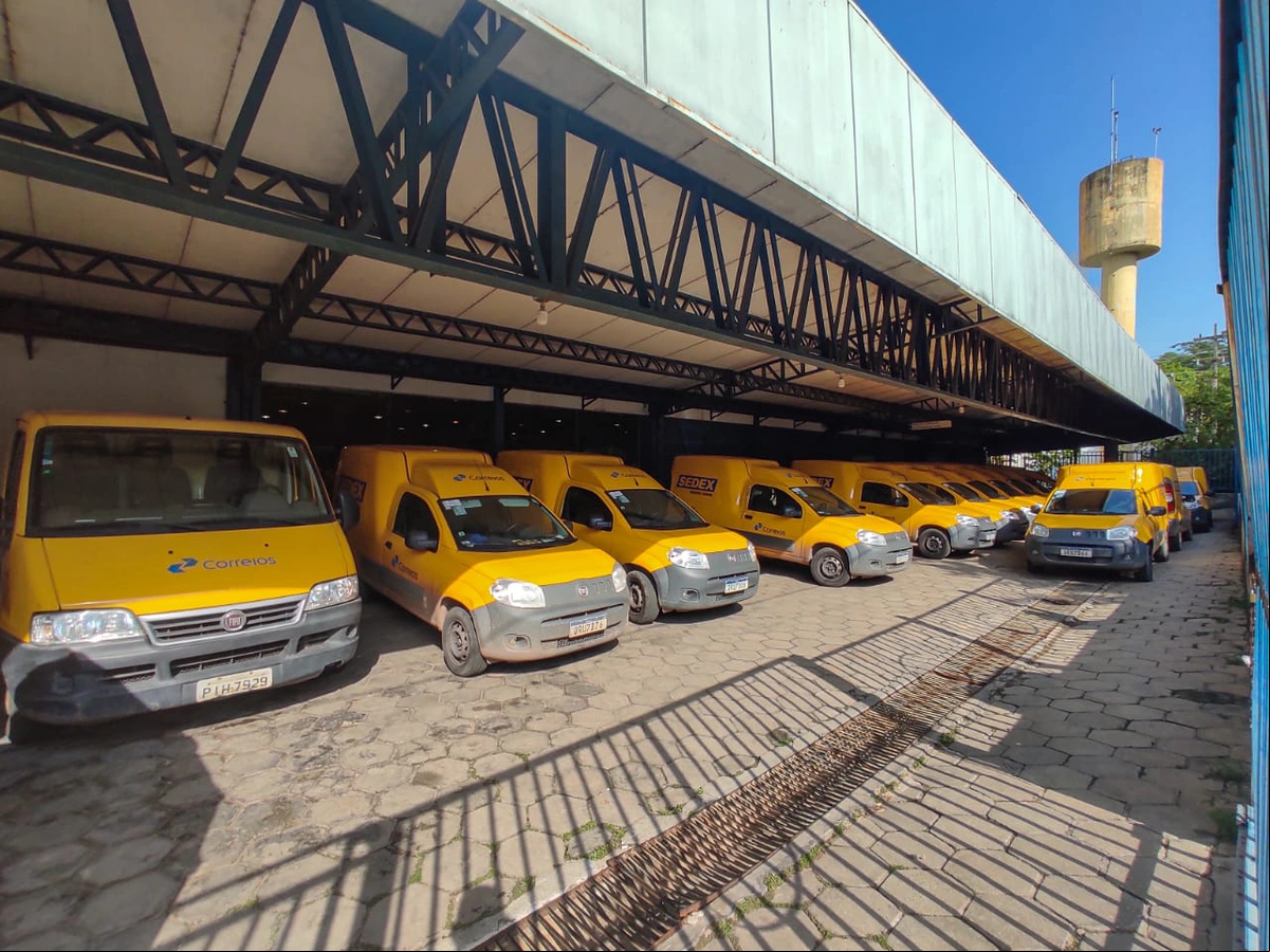 Carros dos Correios