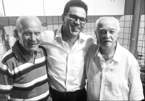Deputado Zé Santana ao lado do tio Abrahão do Suco