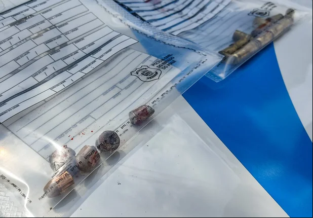 Perícia recolheu várias capsulas e munições deflagradas no local