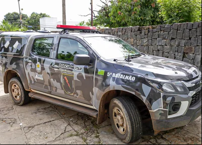 Criminoso reagiu e disparou tiros contra a PM