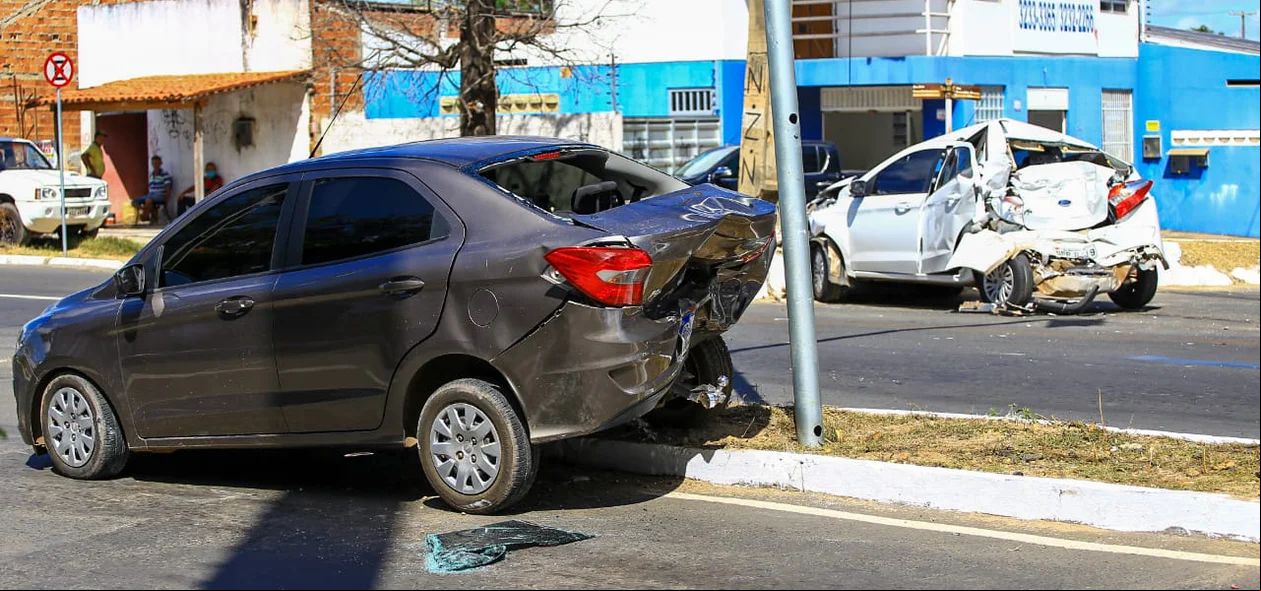 Carros envolvidos no acidente