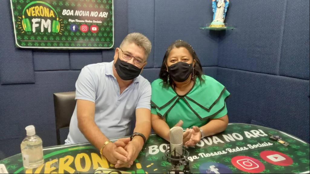Deputado ao lado de Maricildes, presidente da Fundação Viver com Dignidade (FVCD)