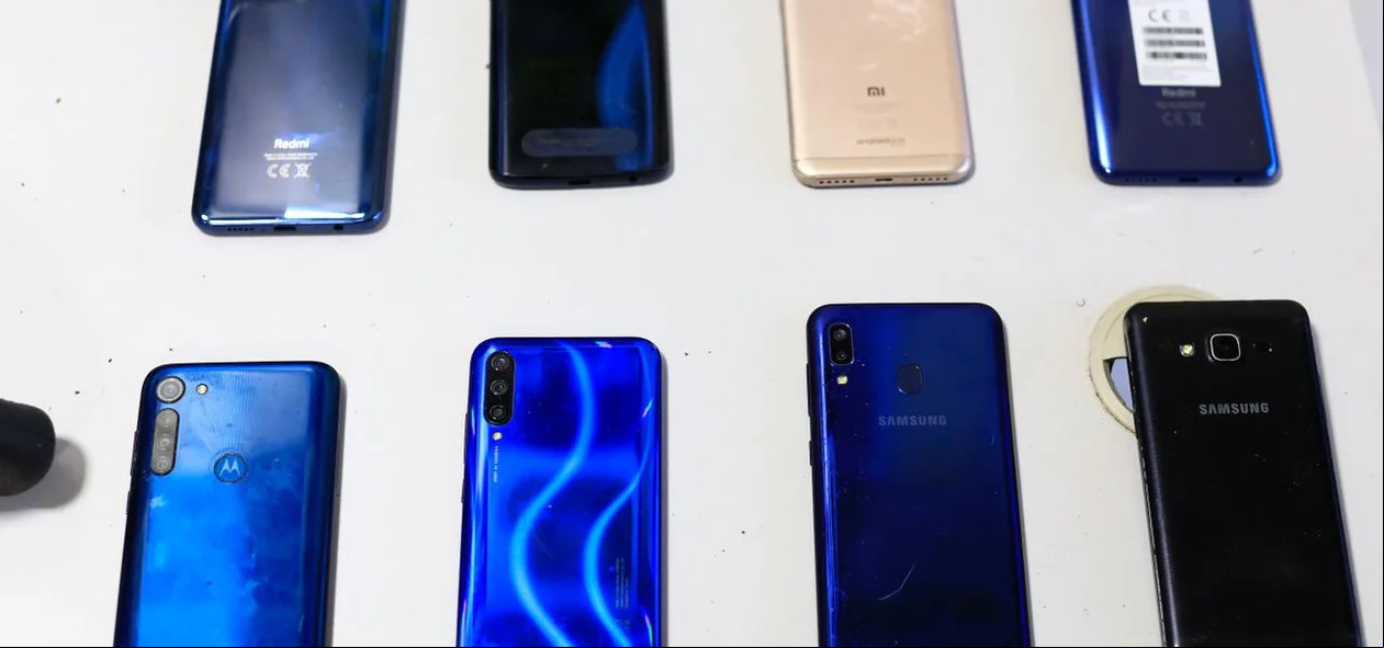 Celulares apreendidos com os acusados