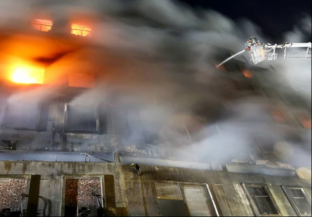 Incêndio em fábrica deixa ao menos 19 mortos em Bangladesh