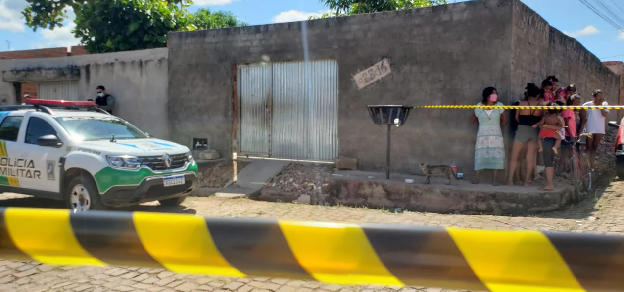 Polícia Militar isolou o local do crime