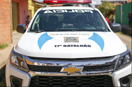 Viatura do 17º Batalhão da Polícia Militar