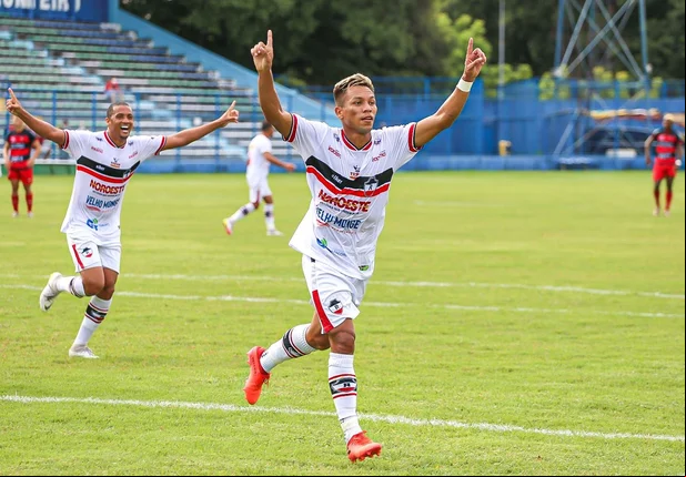 Marciano fura a meta adversária e garante vitória do Galo