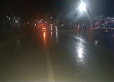 Motocicleta pega fogo após colisão com carro na BR 343 em Altos
