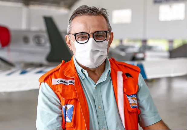 Secretário Carlos Ribeiro