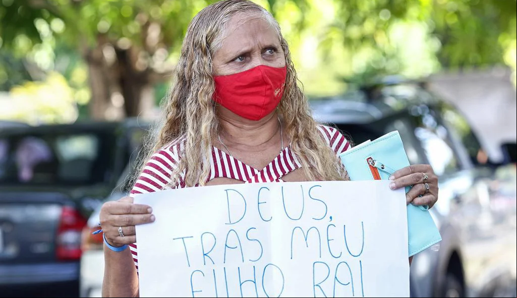 Valdelina Alves Lima quer encontrar o filho