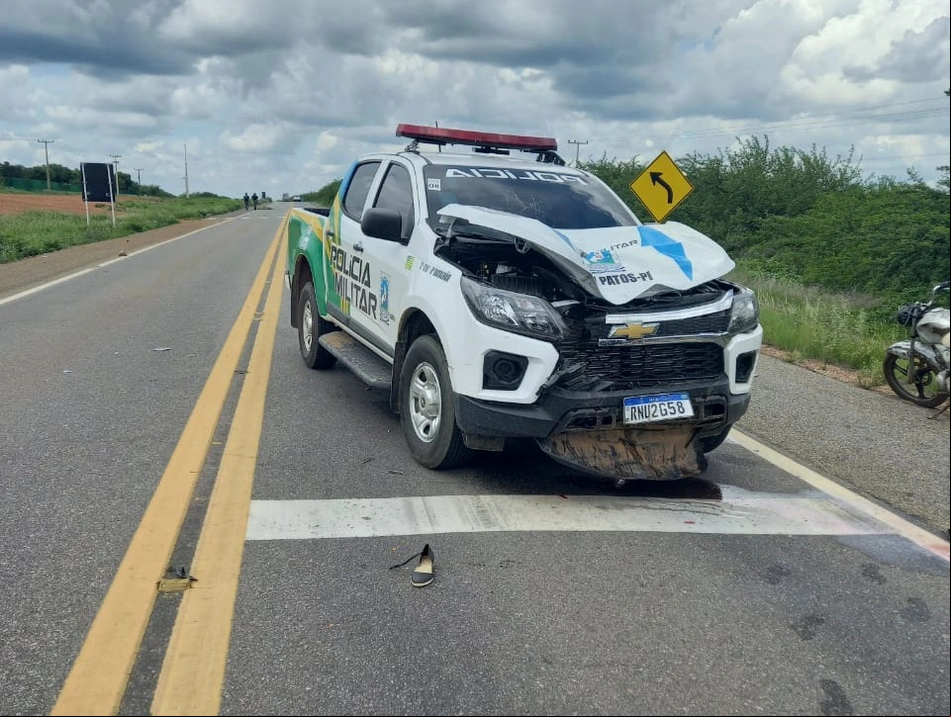 Viatura ficou destruída