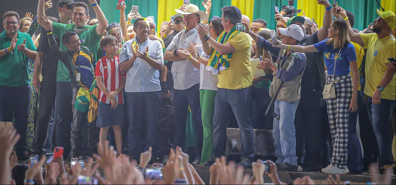 Bolsonaro e aliados no palanque