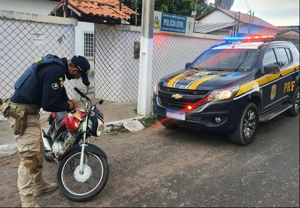 Moto apreendida pela PRF em Barão de Grajaú