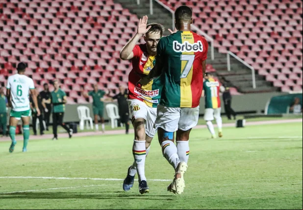 Sampaio Corrêa contra a Chapecoense pela Série B