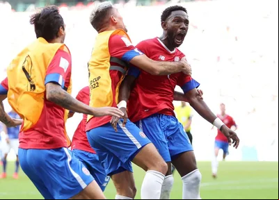 Costa Rica comemorando gol sobre o Japão na Copa do Mundo do Catar