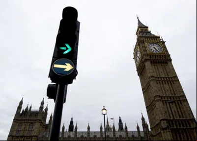 Torre do Big Ben vista da rua