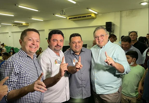 Florentino acompanha eleição da APPM e se coloca à disposição da nova gestão para ajudar municípios