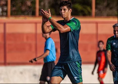 Lucas Souza, zagueiro do Altos