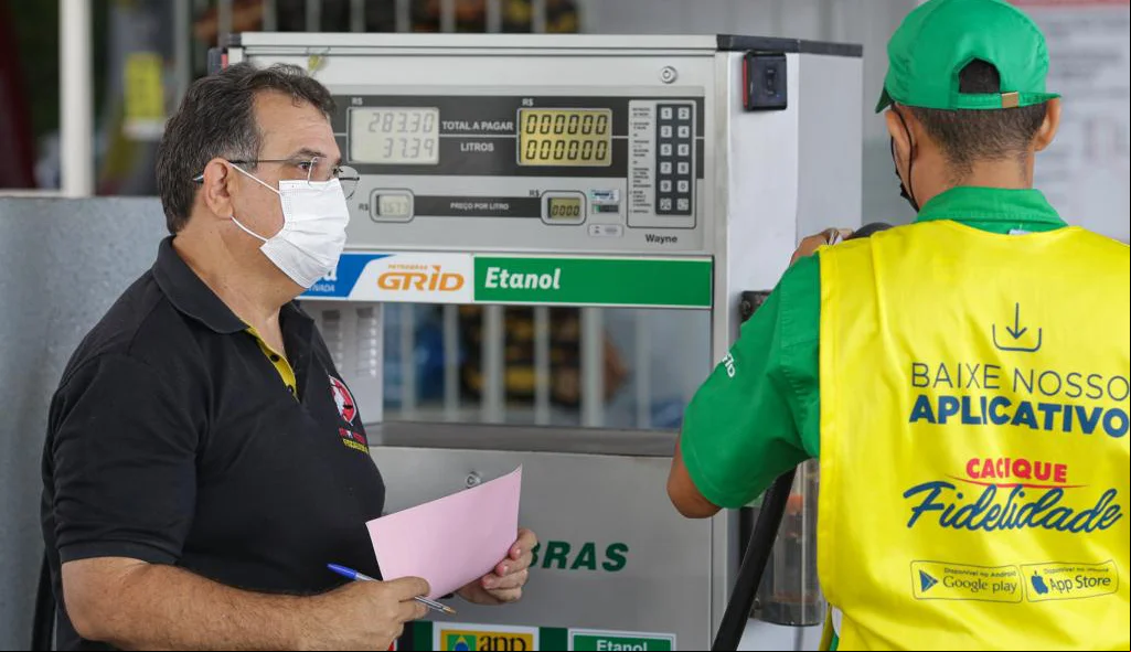 Arimatéria Área Leão, chefe de fiscalização do Procon realiza fiscalização