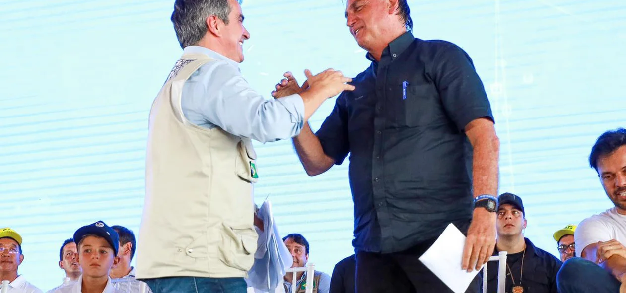 Ciro Nogueira ao lado de Bolsonaro