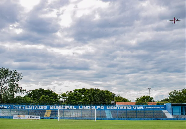 Estádio Municipal Lindolfo Monteiro