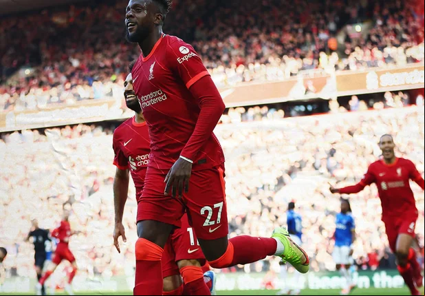Liverpool supera o Everton em casa
