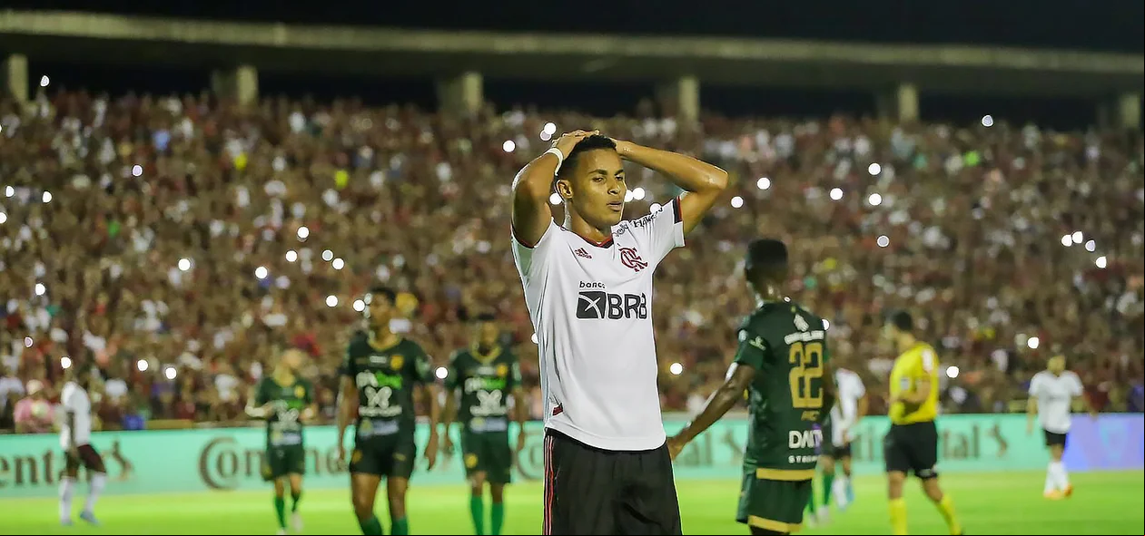 Atleta do Flamengo lamenta chance perdida