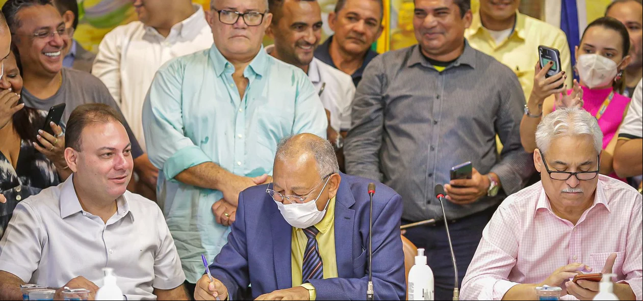 Dr. Pessoa assina posses de Renato Berger e Luís André