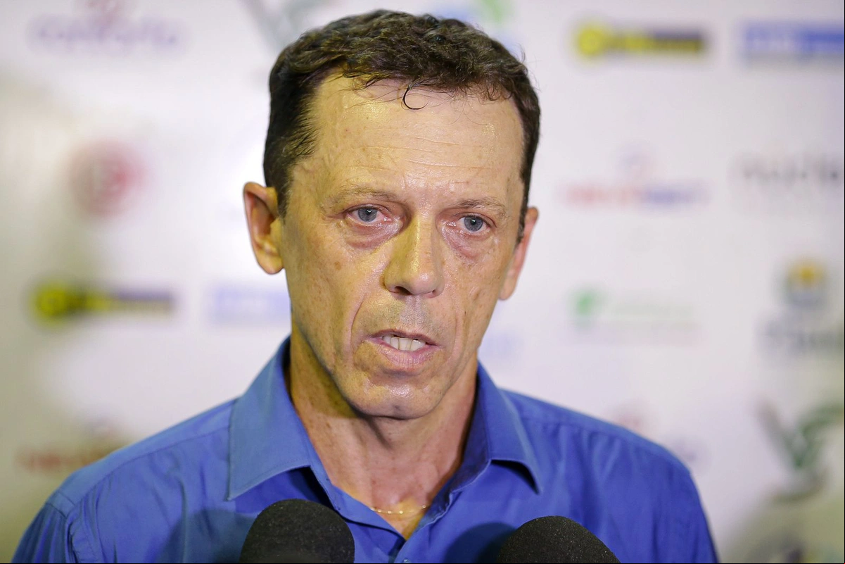 Fernando Tonet, técnico do 4 de Julho
