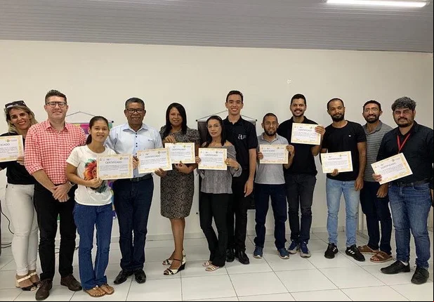 Fundação ntrega de certificados aos concludentes de programa