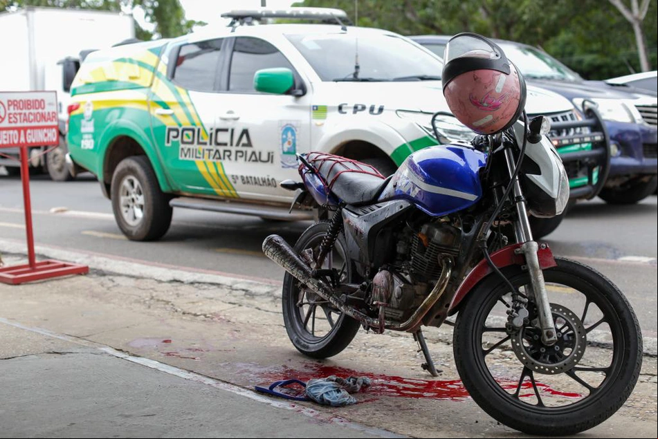 Jovem foi perseguido e baleado