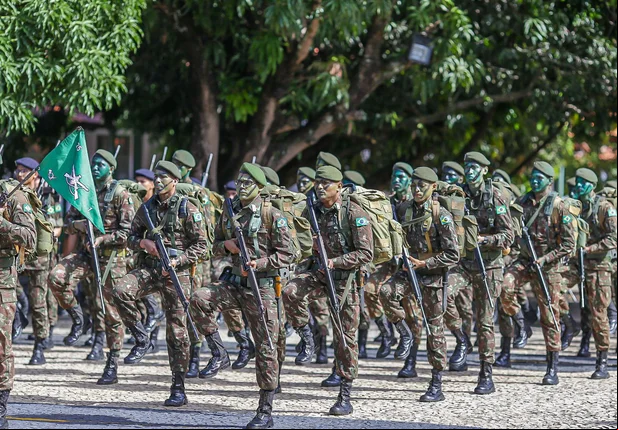Militares em formação