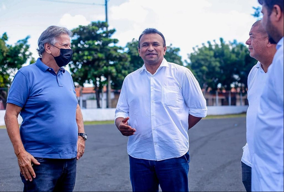 Deputado Fábio Abreu com autoridades
