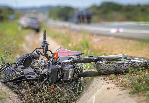 Motocicleta ficou destruída