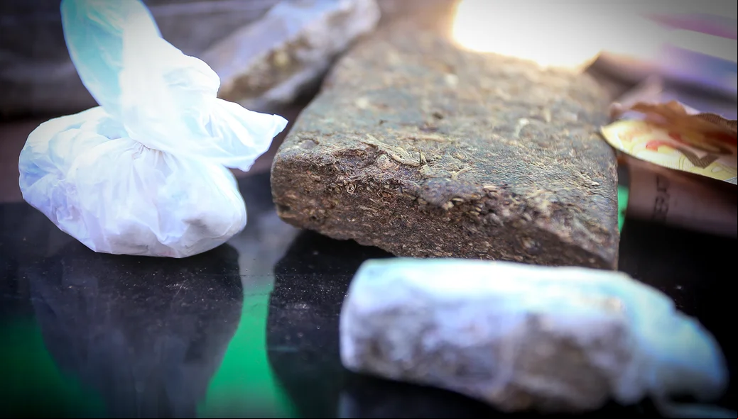 Polícia apreendeu maconha e cocaína
