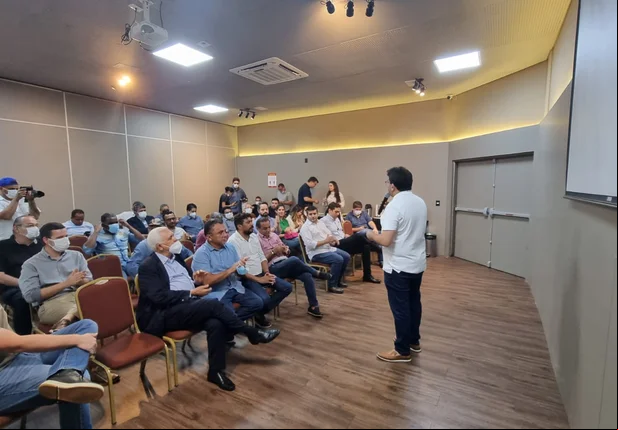 Reunião aconteceu em um espaço de eventos na zona leste