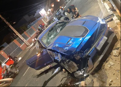 Um dos veículos envolvido no acidente