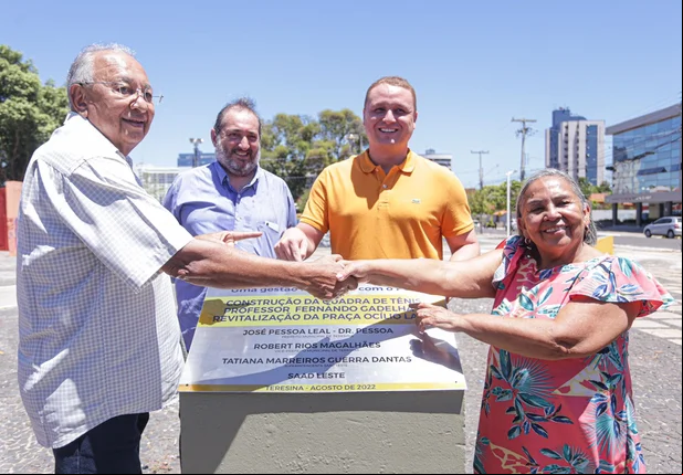 Dr. Pessoa inaugura quadra de tênis e revitalização de praça na zona leste