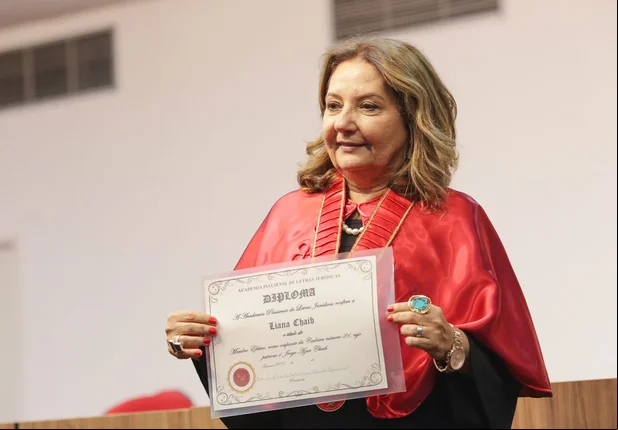 Liana Chaib toma posse como membro da APLJ