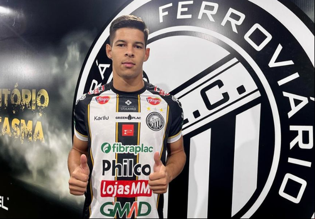 Lucas Souza, zagueiro ex-Altos